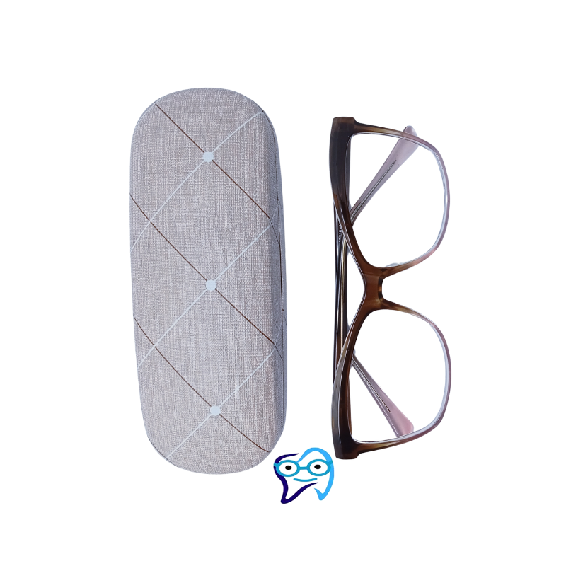 Visionary Chic: Modern Rectangle Eyewear - Image 3